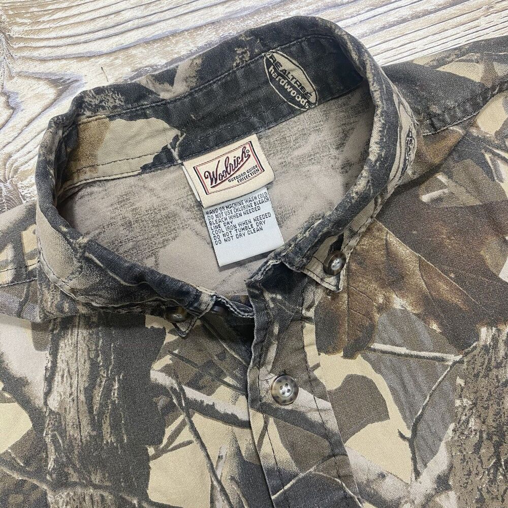 Woolrich Realtree Hardwoods Men’s Camo Button Down Short Sleeve Shirt Size M Y2K